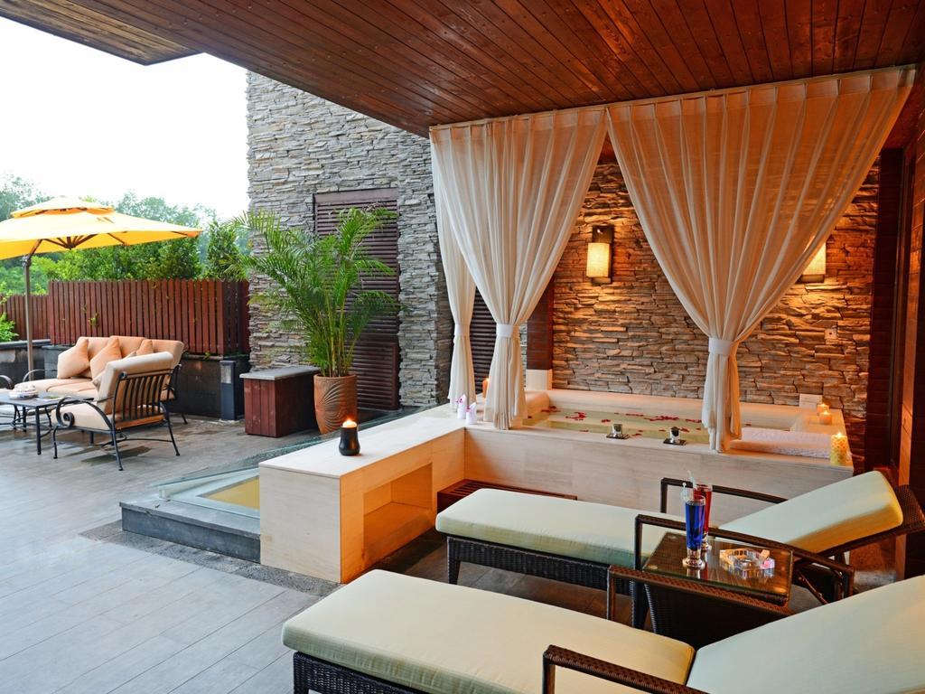 The Tang Hotel Hainan Mount Qixian Baoting Room photo